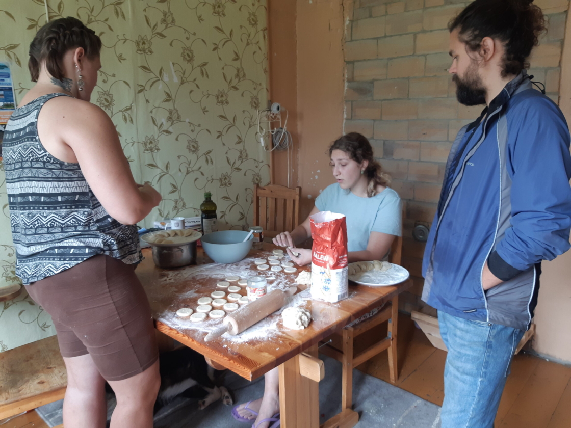 Itaallane ja ukrainlased teevad Loksal vareenikuid eesti mustikatest