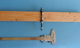 Tööriist jalgratta tagumise käiguvahetaja riputuskronsteini rihtimiseks